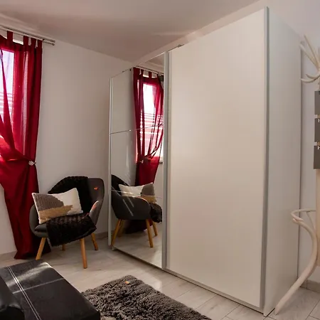 Studio Apartman Luna Rovinj Centar Exterior photo