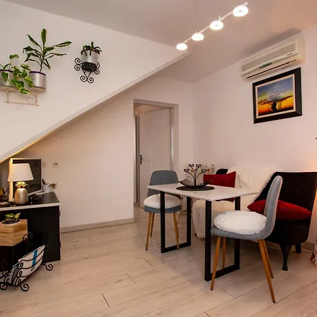 Studio Apartman Luna Rovinj Centar Exterior photo